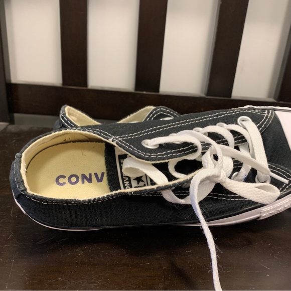 Converse shoes - Picture 3 of 5